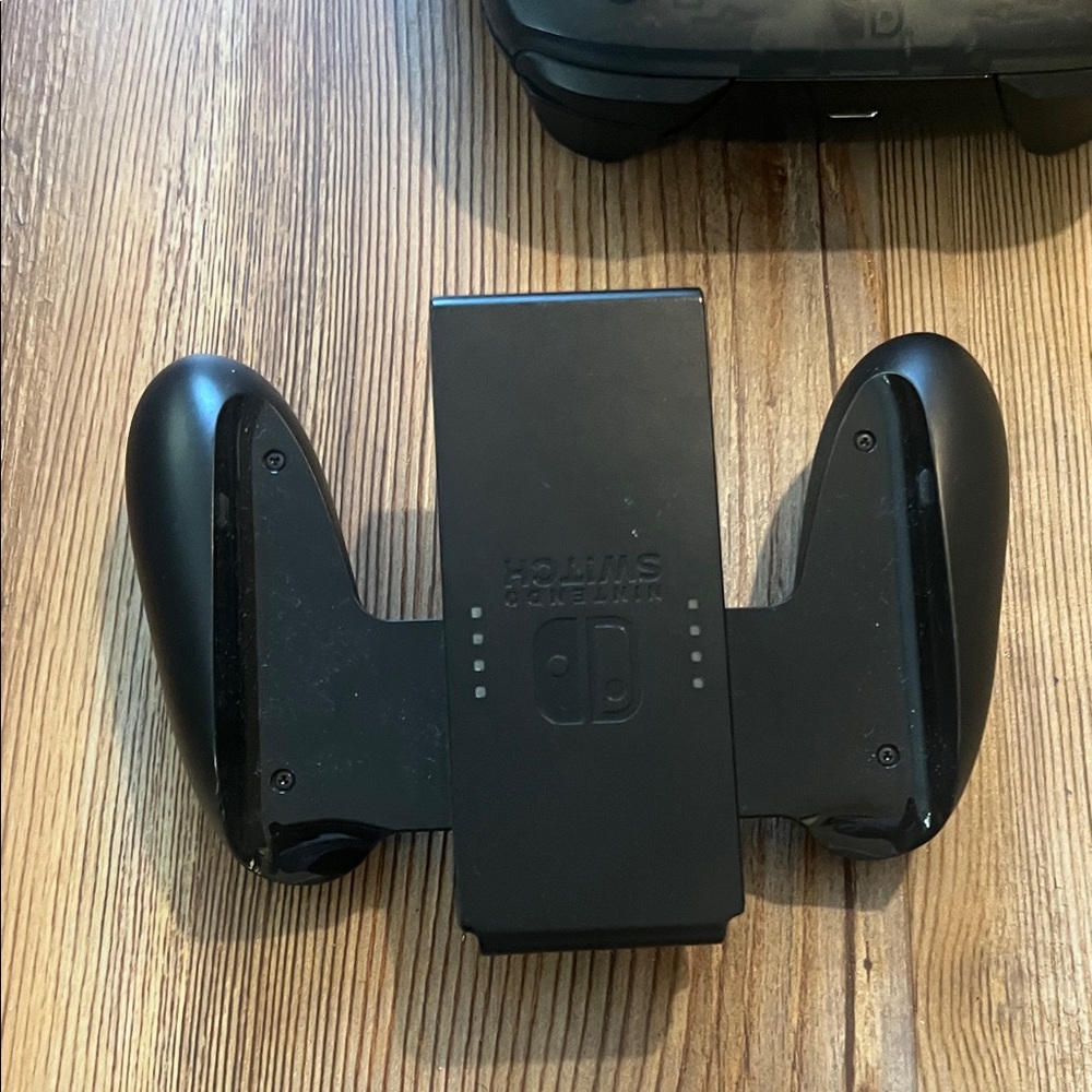 Nintendo Switch Accessory Bundle - Picture 7 of 14